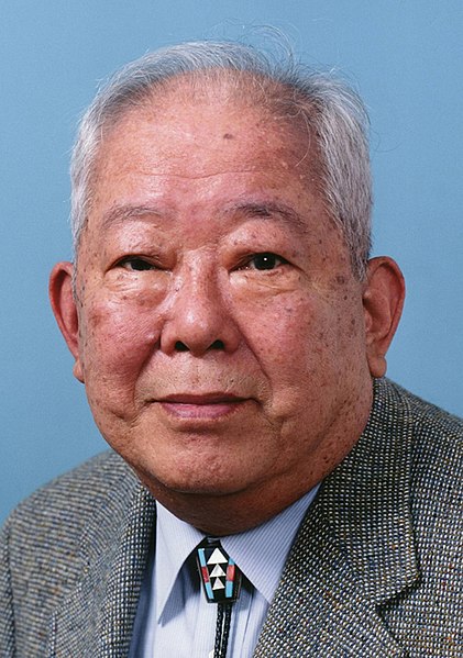 https://commons.wikimedia.org/wiki/File:Masatoshi_Koshiba_2002.jpg